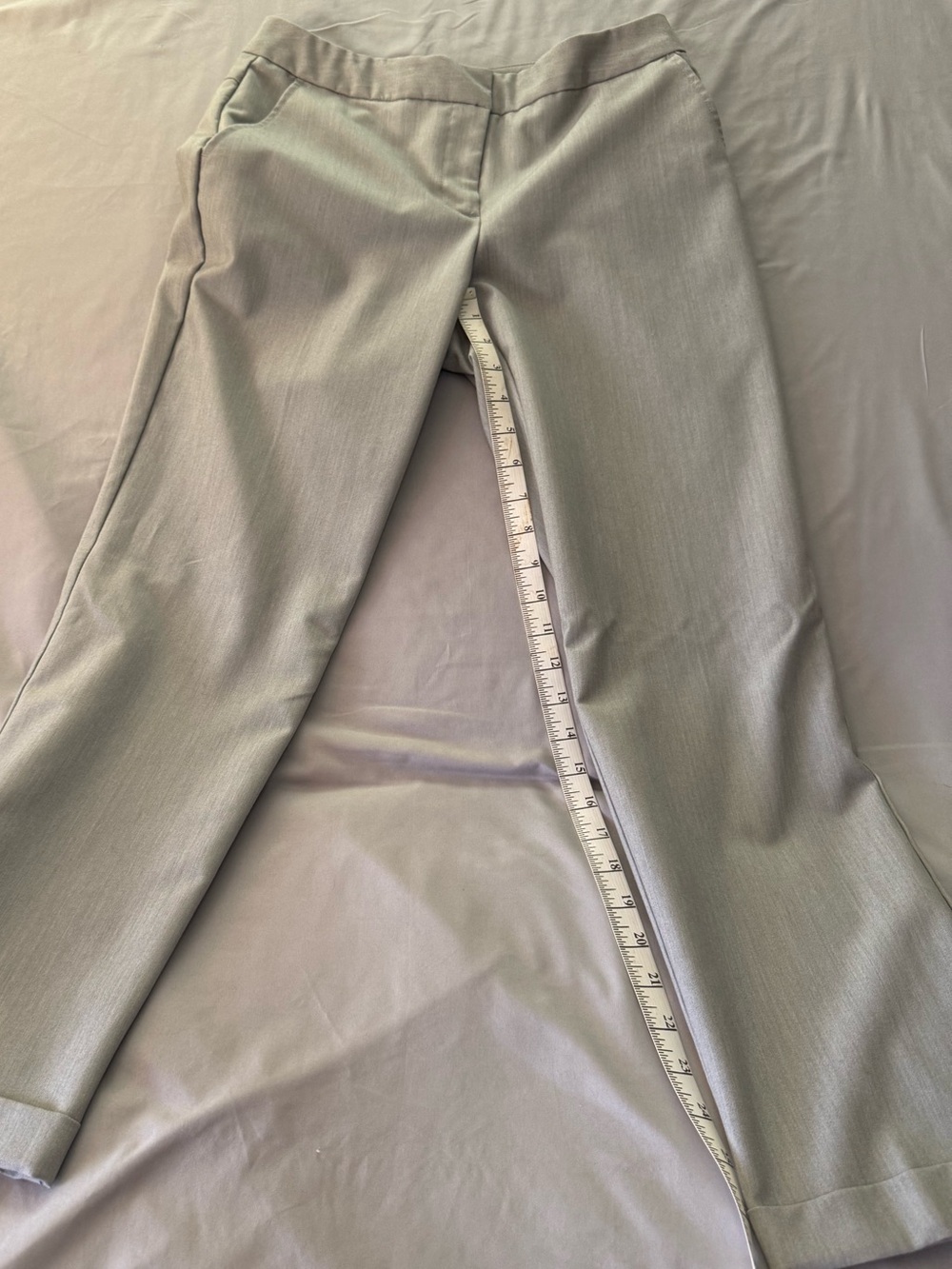 Worthington Light Gray Women’s  Dress Capri Pants. Size 2